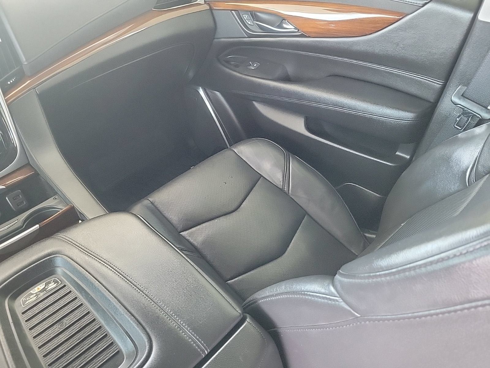Certified 2020 Cadillac Escalade Luxury RWD image 19