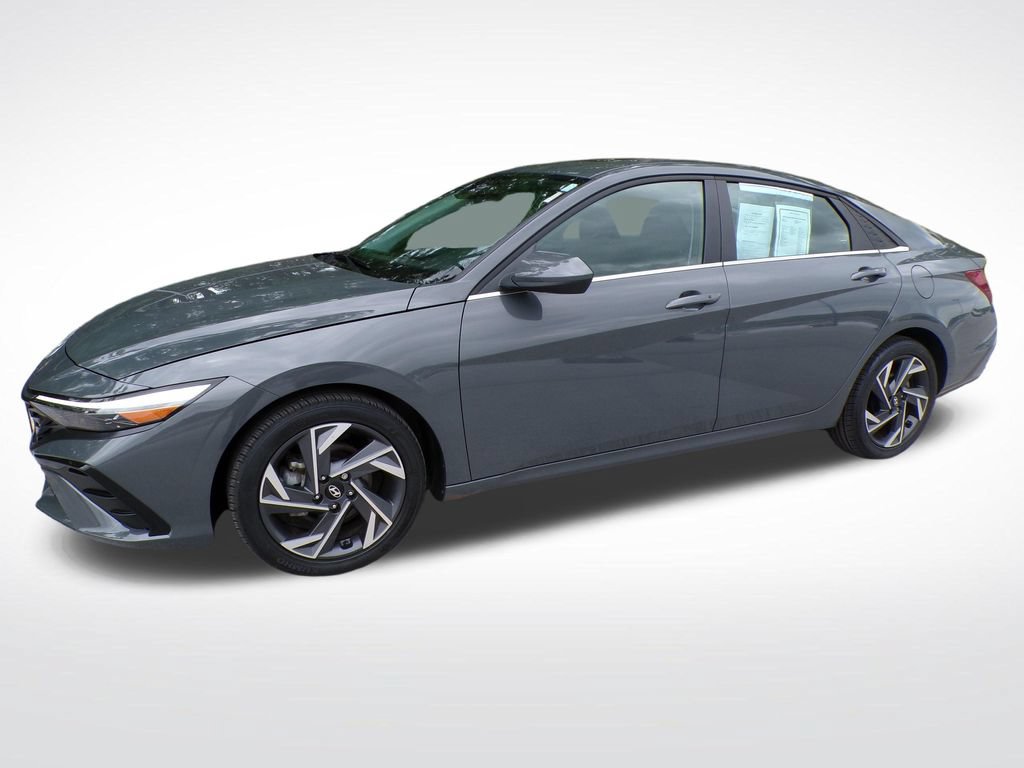 Certified 2025 Hyundai Elantra SEL FWD image 3