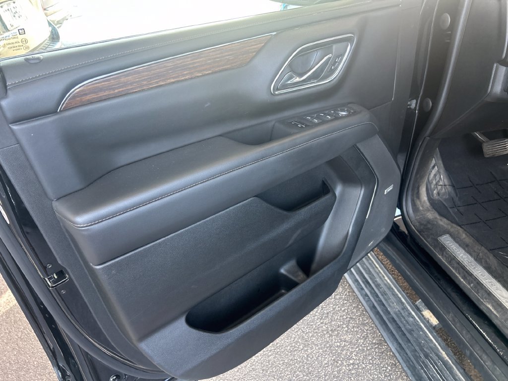 Used 2023 Chevrolet Suburban High Country AWD/4WD image 12