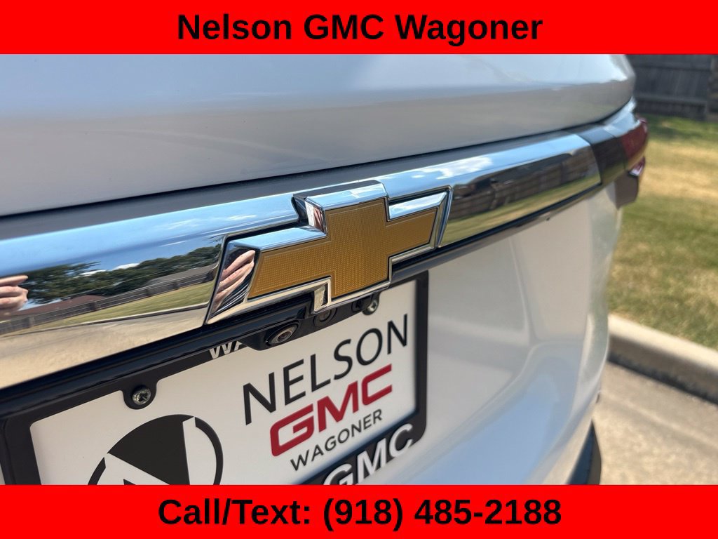 Used 2022 Chevrolet Traverse LT FWD image 7