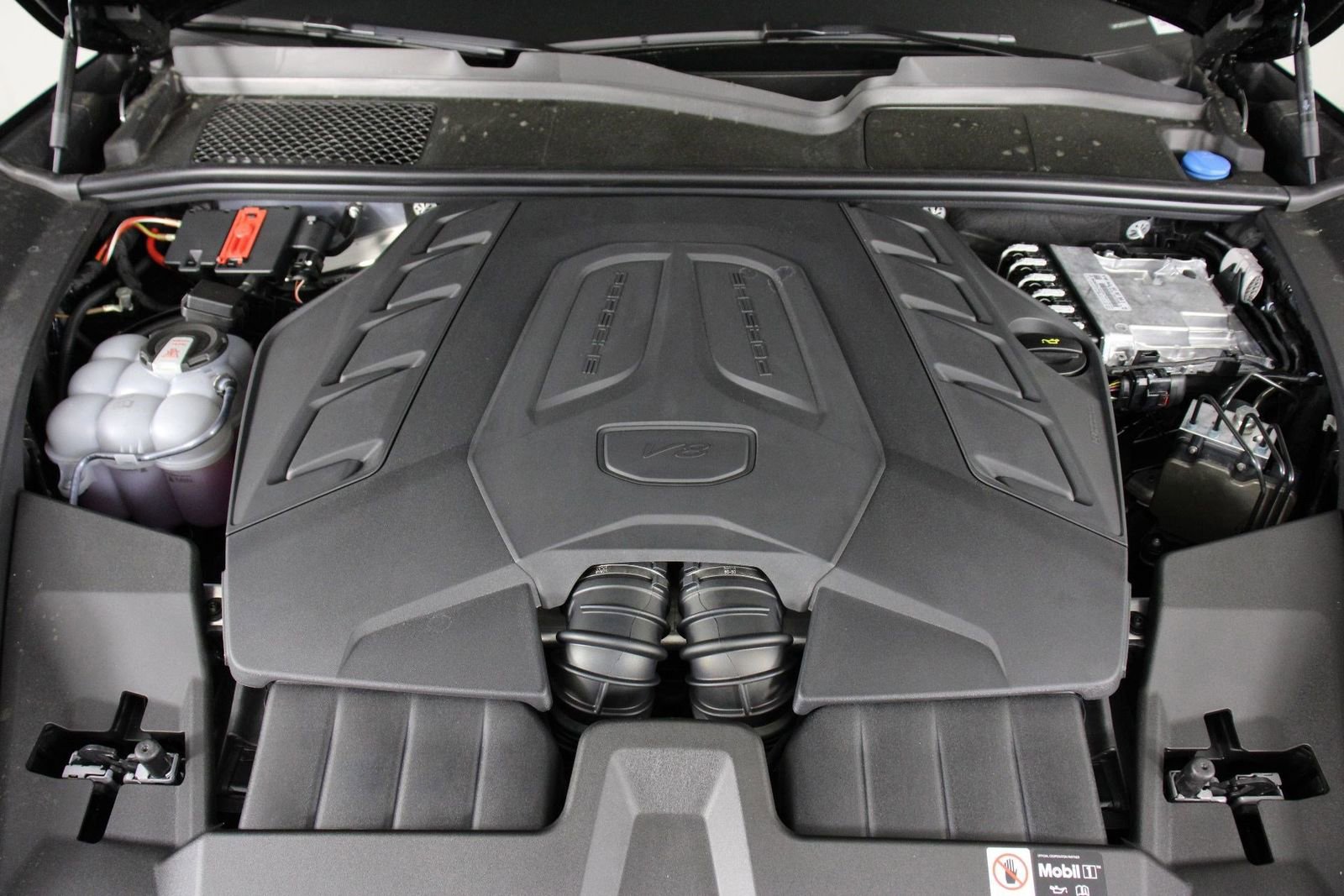 New 2026 Porsche Cayenne GTS image 20