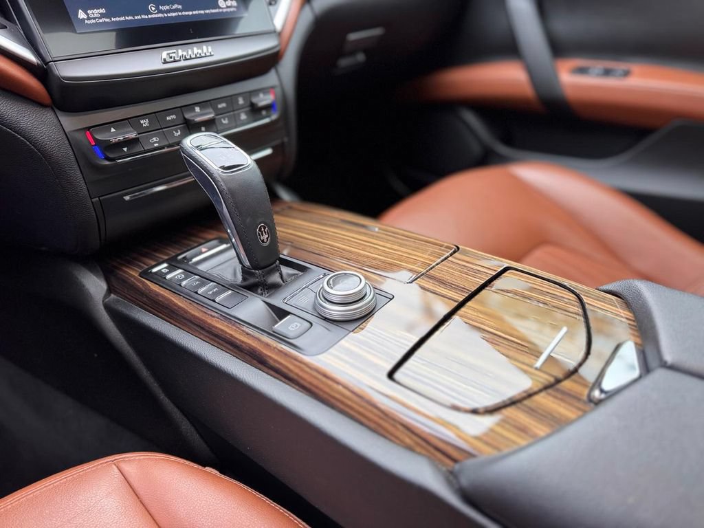 Used 2019 Maserati Ghibli S Q4 AWD/4WD image 17
