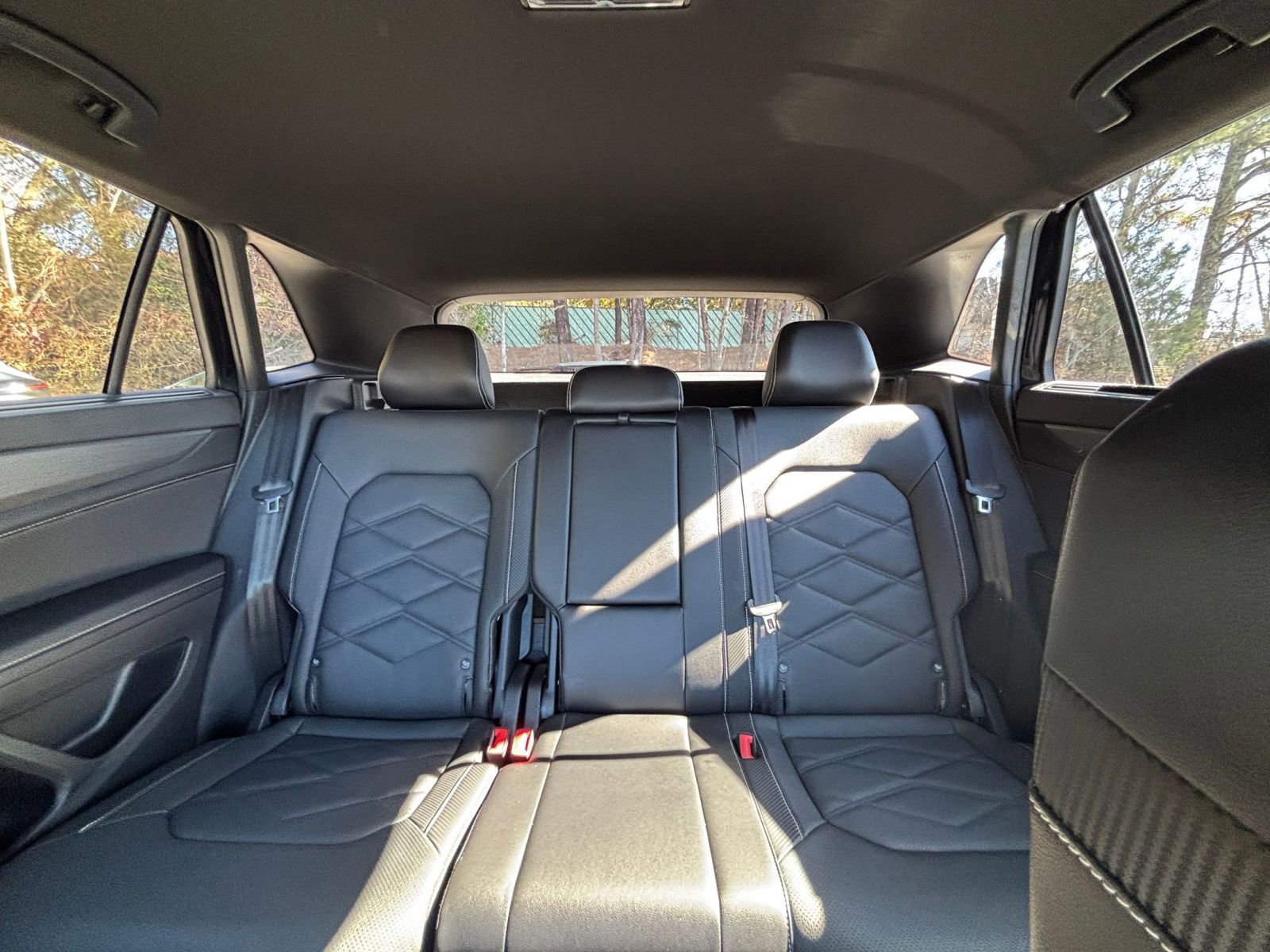 Used 2025 Volkswagen Atlas Cross Sport SE image 40