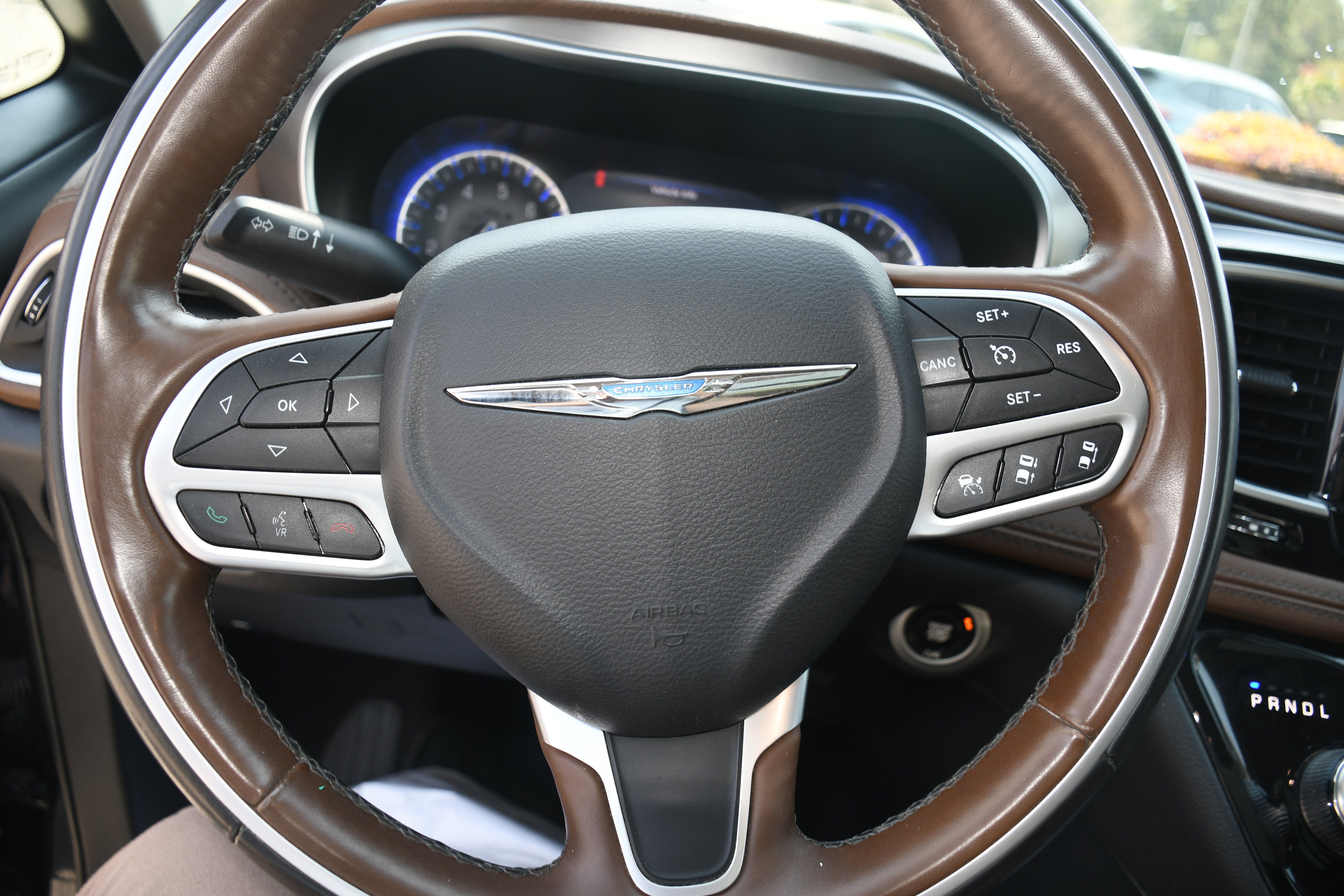 Used 2017 Chrysler Pacifica Limited w/ UConnect Theater Package image 14