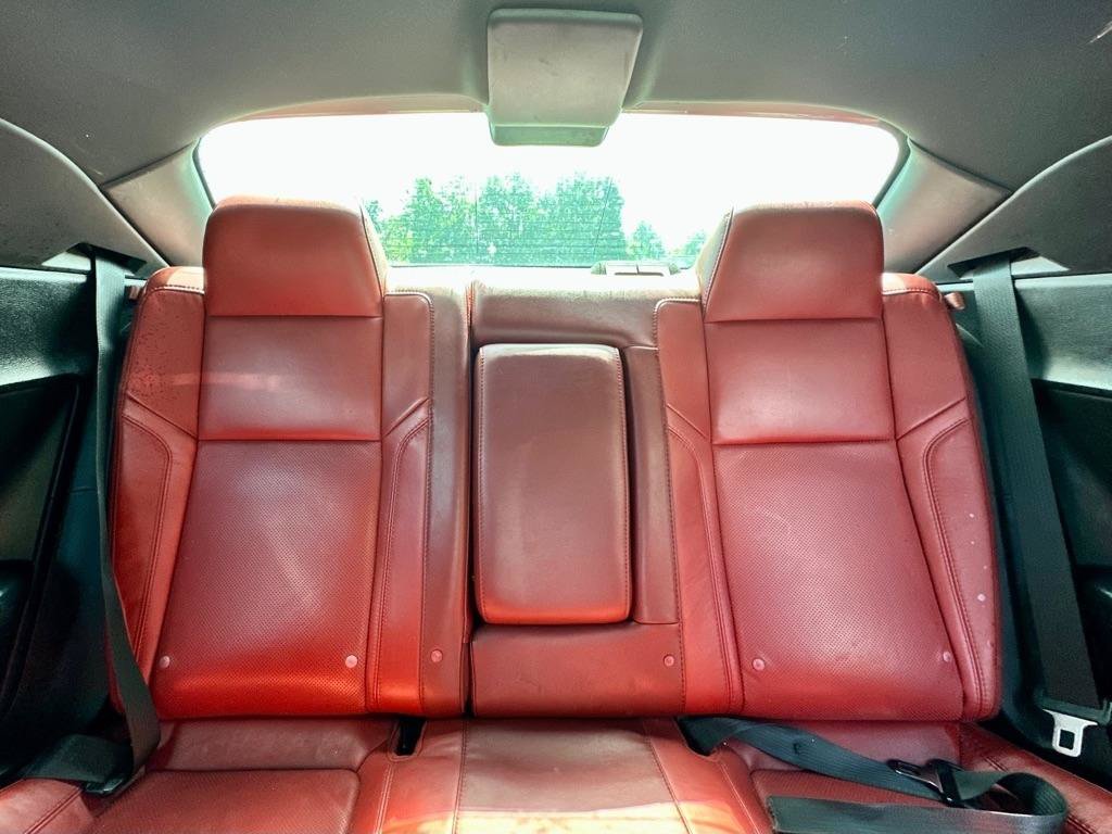 Used 2015 Dodge Challenger R/T Plus RWD image 19