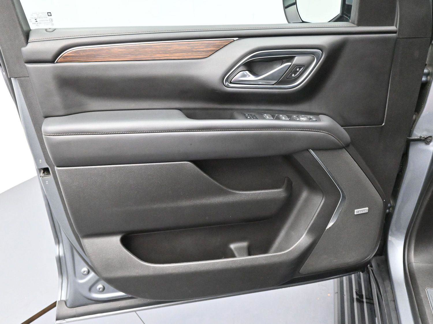 Used 2022 Chevrolet Suburban High Country image 13