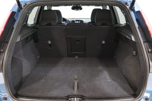 Used 2025 Volvo XC40 B5 Plus AWD/4WD image 35