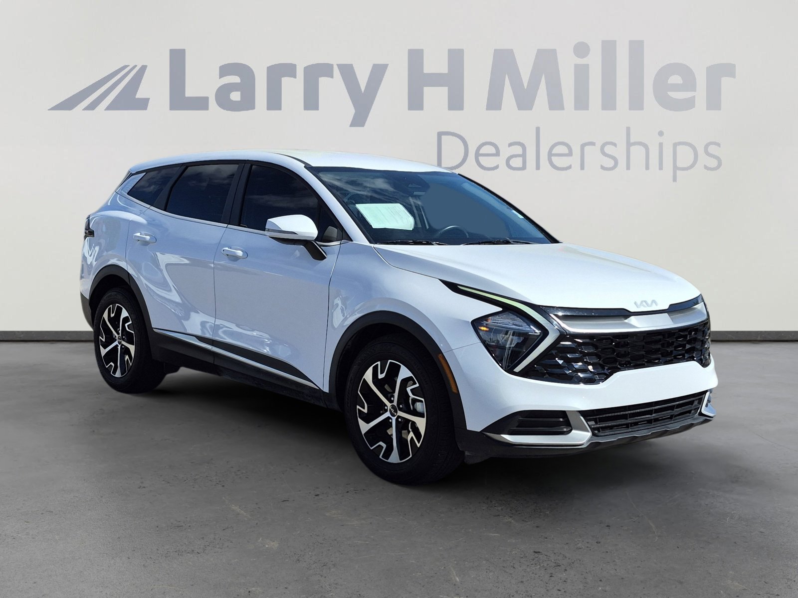 Used 2023 Kia Sportage EX image 7