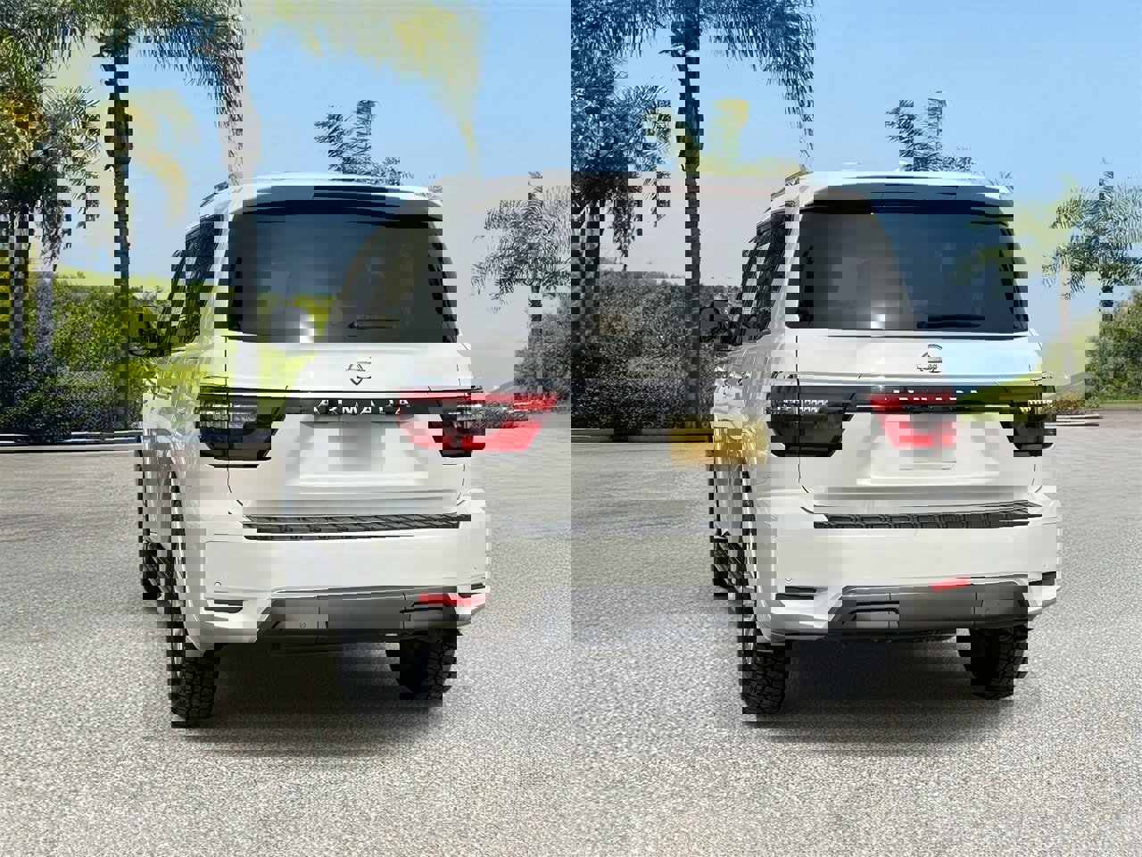 Certified 2024 Nissan Armada SV image 3