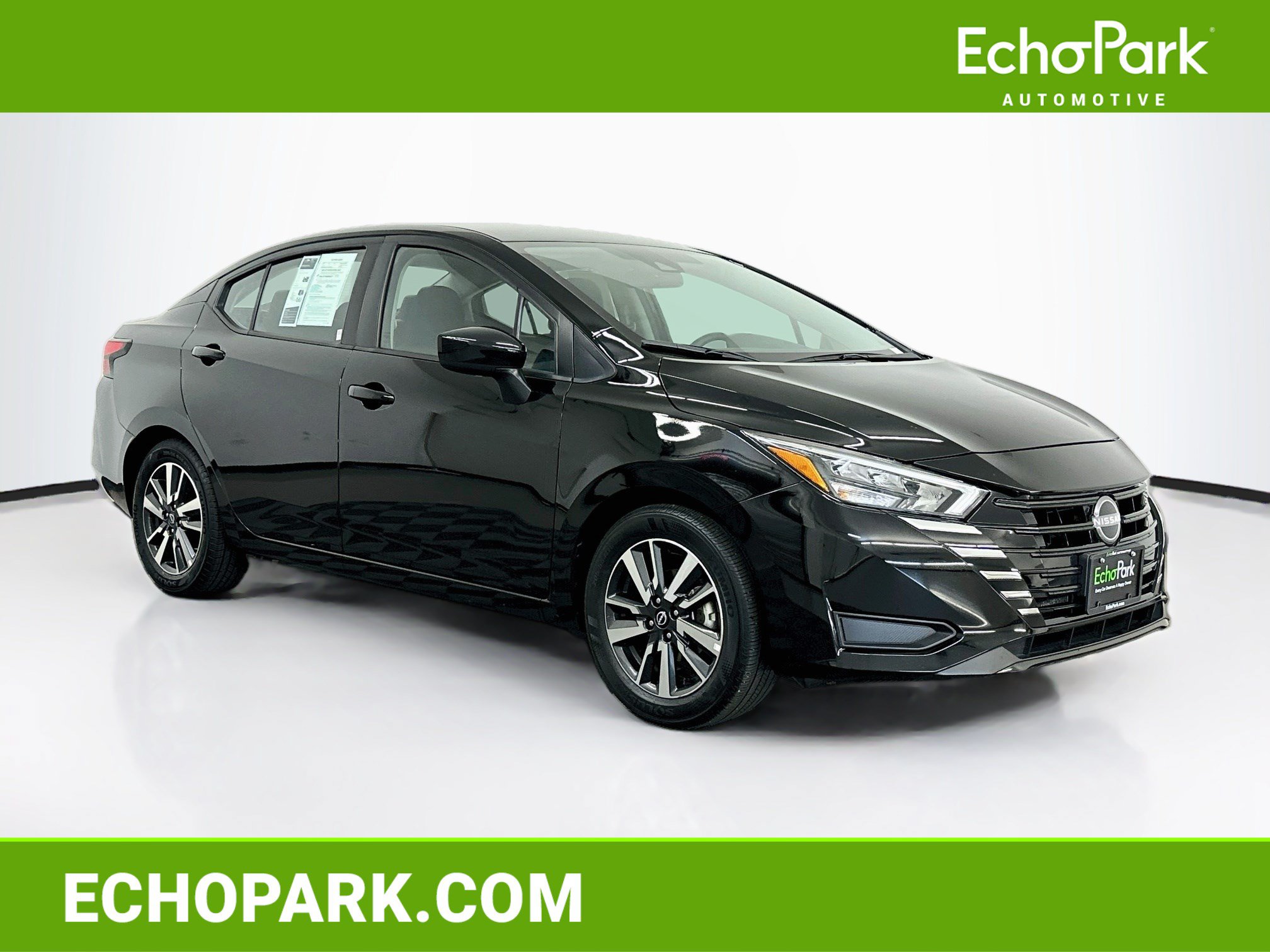 Used 2025 Nissan Versa SV FWD image 1