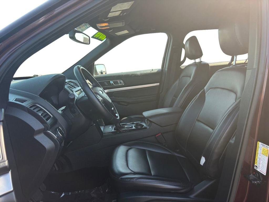 Used 2019 Ford Explorer XLT w/ Equipment Group 202A FWD image 10