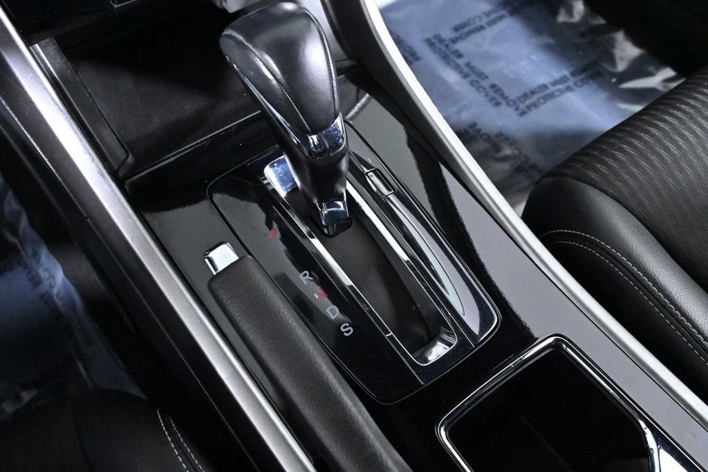 Used 2017 Honda Accord Sport image 16