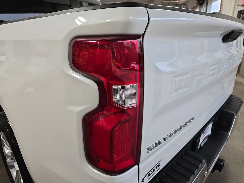 Used 2022 Chevrolet Silverado 1500 LTZ AWD/4WD image 37