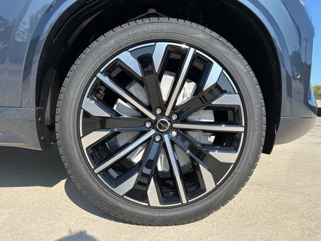 New 2026 Volvo XC90 B6 Plus w/ Protection Package Premier image 9