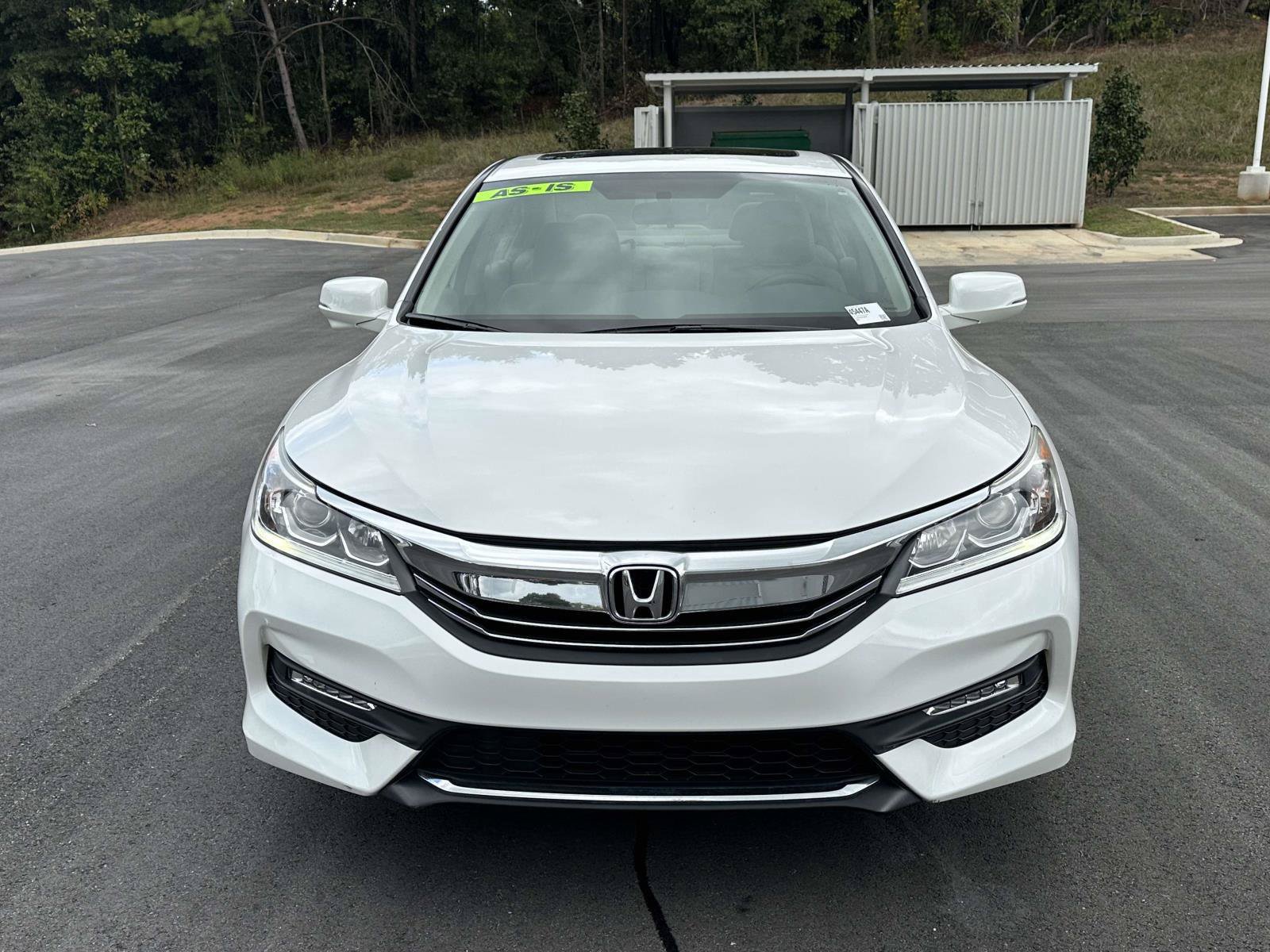 Used 2017 Honda Accord EX image 2