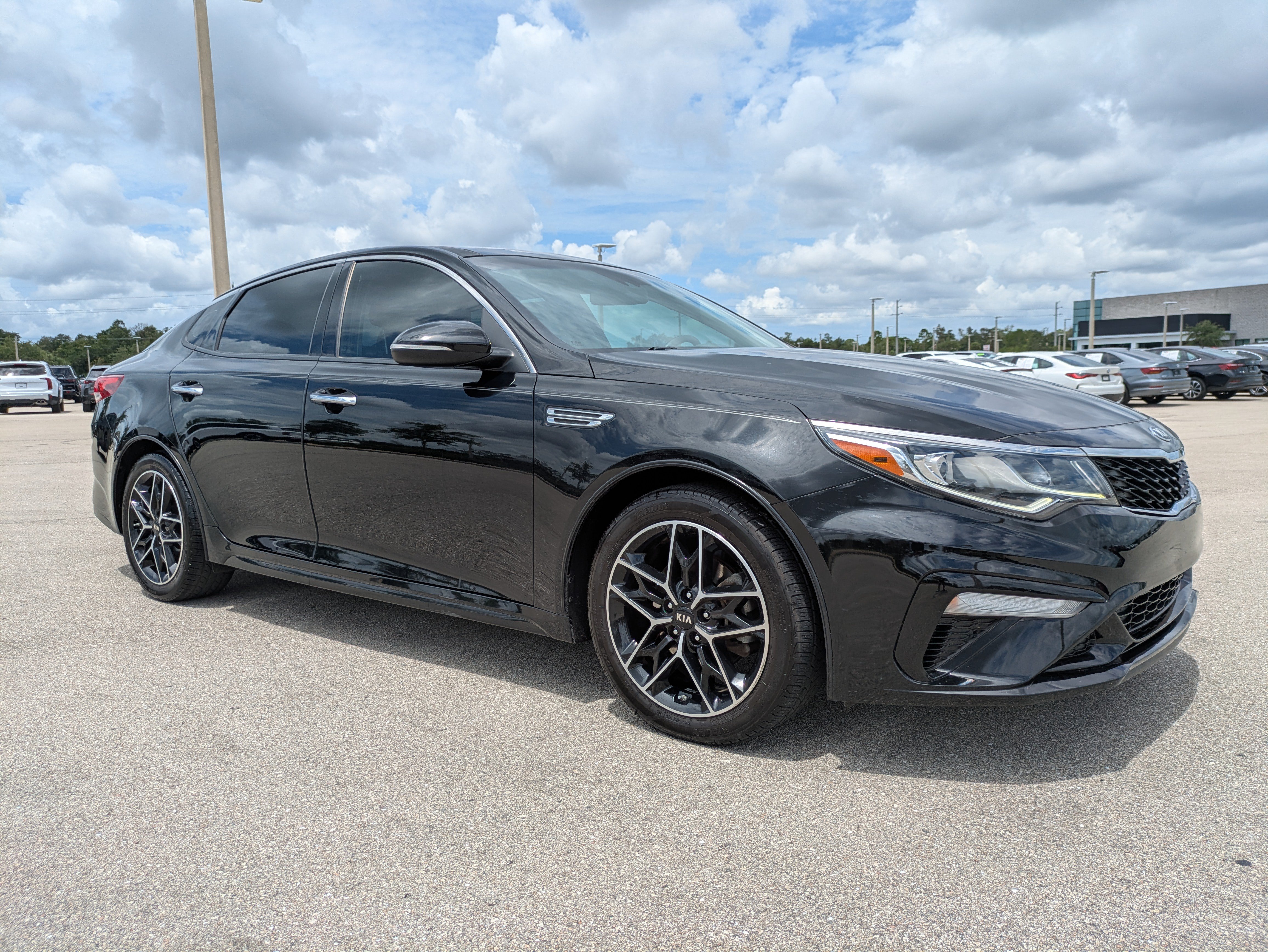 Used 2020 Kia Optima SE FWD image 2