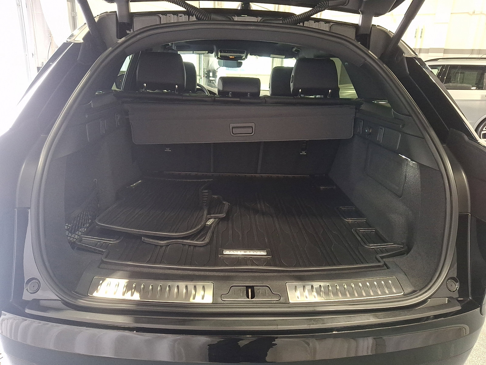 Certified 2026 Land Rover Range Rover Velar Dynamic SE AWD/4WD image 27