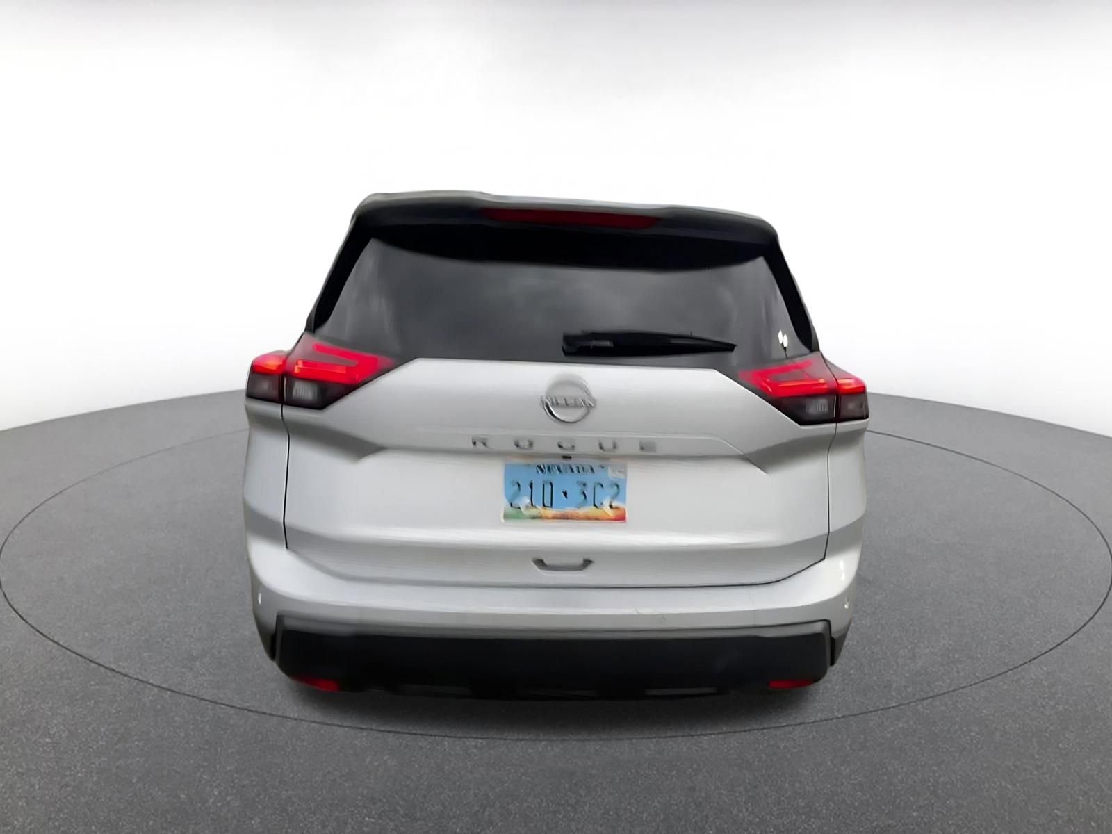 Used 2025 Nissan Rogue SV image 12