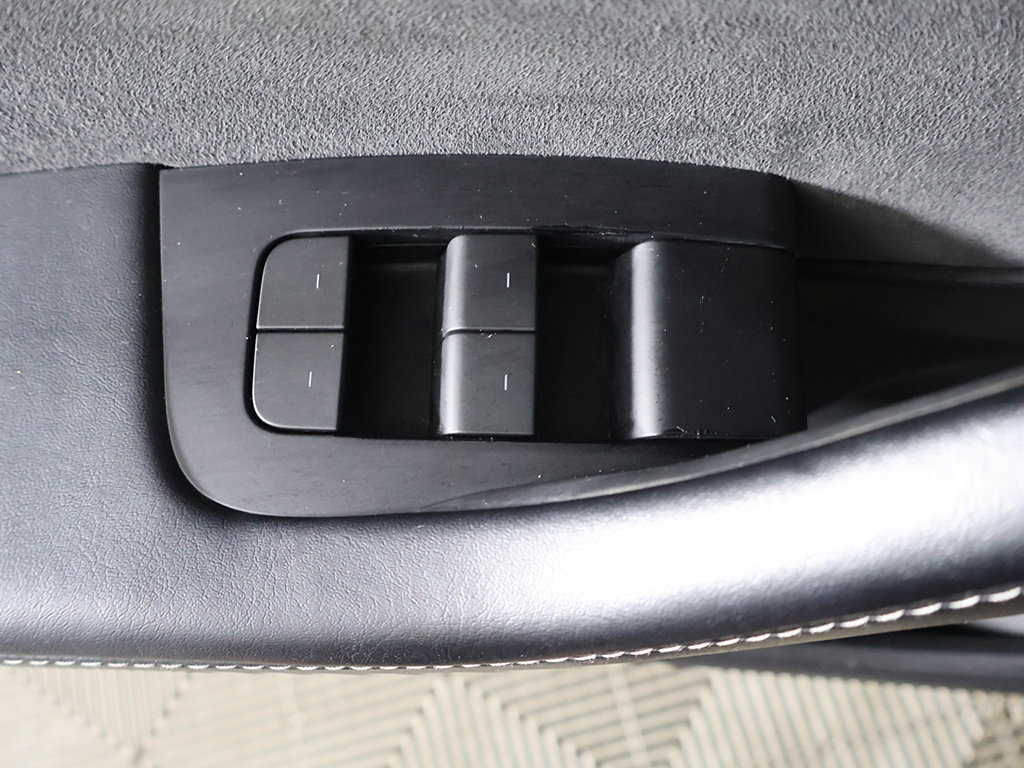 Used 2022 Tesla Model 3 Long Range AWD/4WD image 35