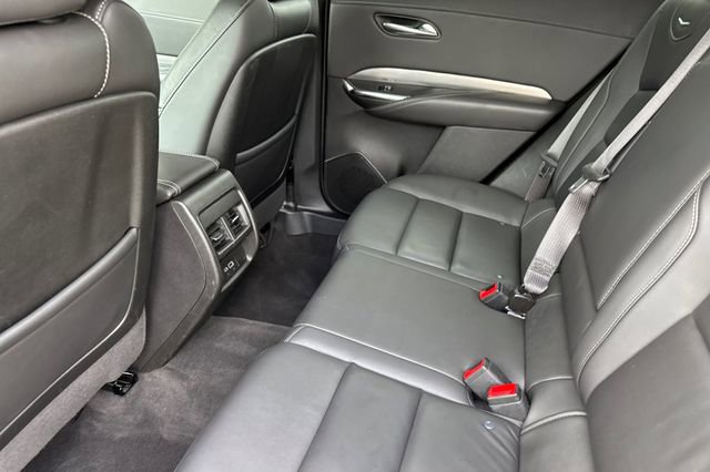 Used 2024 Cadillac XT4 Premium Luxury image 14