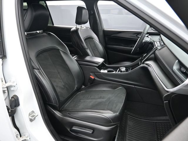 Used 2024 Jeep Grand Cherokee L Laredo image 28