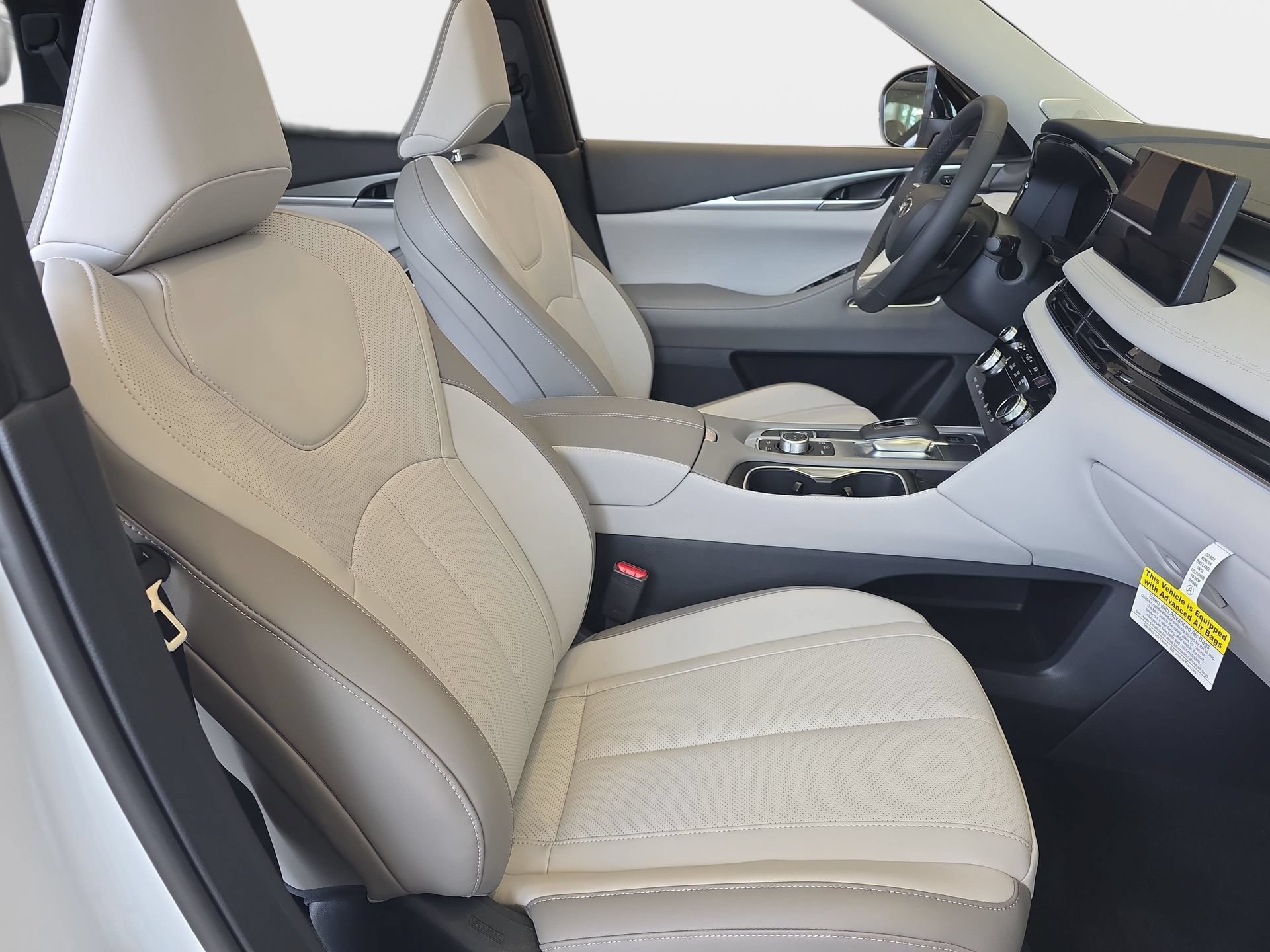 New 2027 INFINITI QX60 Luxe w/ Cargo Package FWD image 10