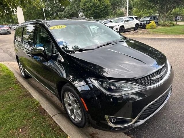Used 2019 Chrysler Pacifica Limited FWD image 13