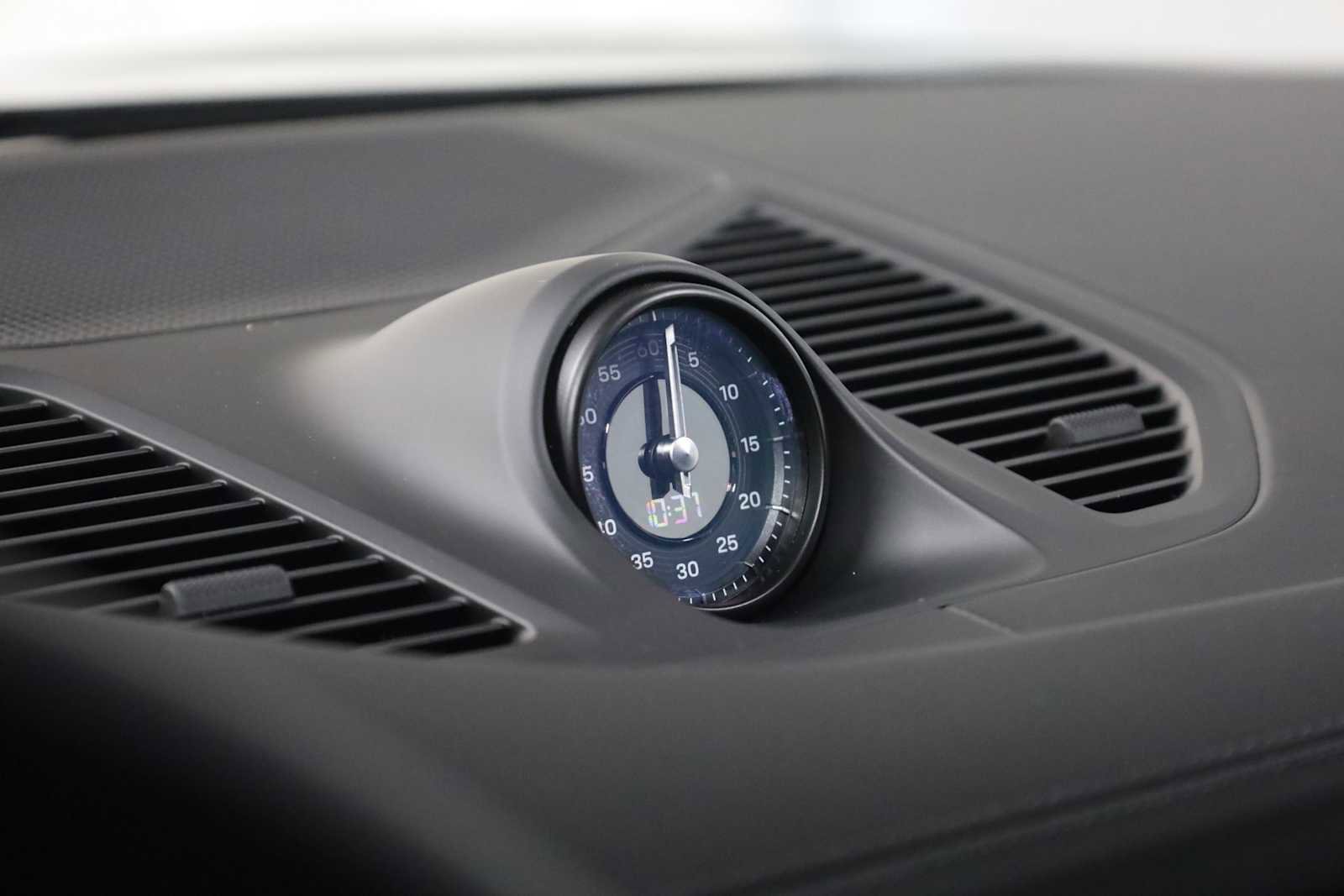 Certified 2025 Porsche Cayenne S image 18