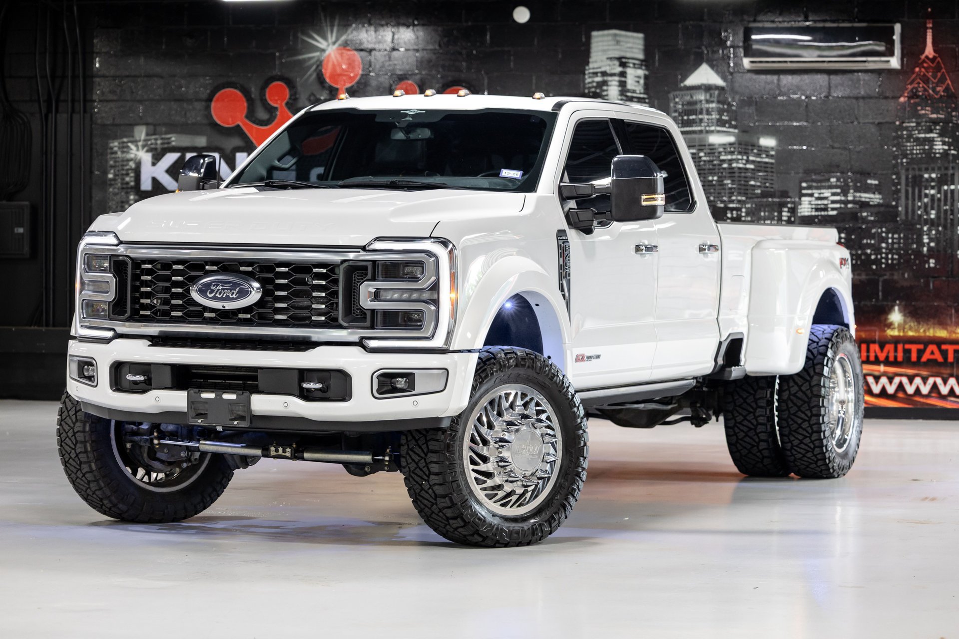 Used 2023 Ford F450 Platinum w/ FX4 Off-Road Package AWD/4WD image 1