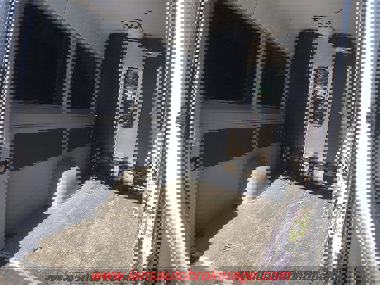 Used 2015 Mercedes-Benz Sprinter 2500 image 22