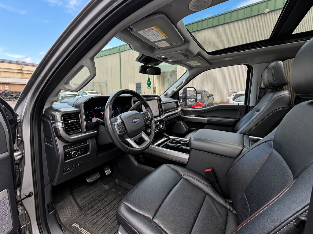 Used 2023 Ford F350 Lariat w/ Lariat Ultimate Package AWD/4WD image 5