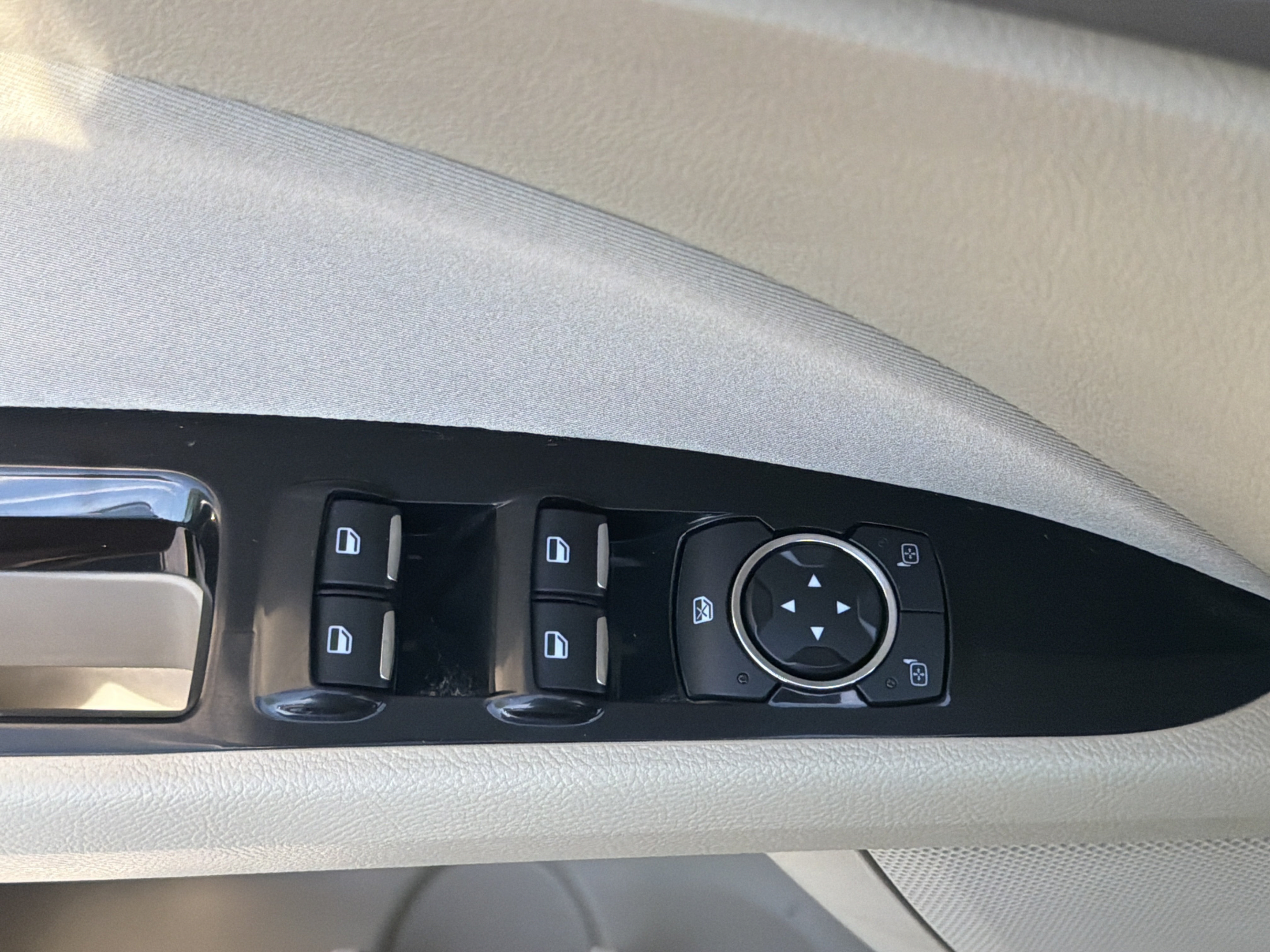 Used 2015 Ford Fusion SE FWD image 20