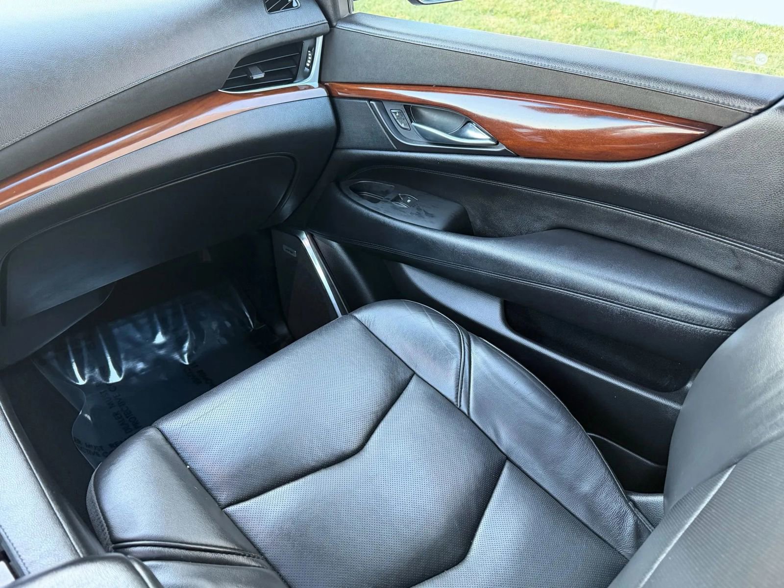 Used 2018 Cadillac Escalade ESV Luxury AWD/4WD image 14