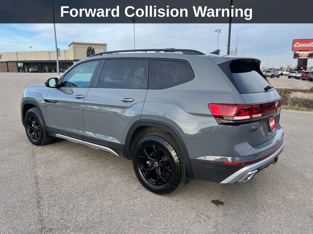 Used 2024 Volkswagen Atlas Peak Edition SE image 3