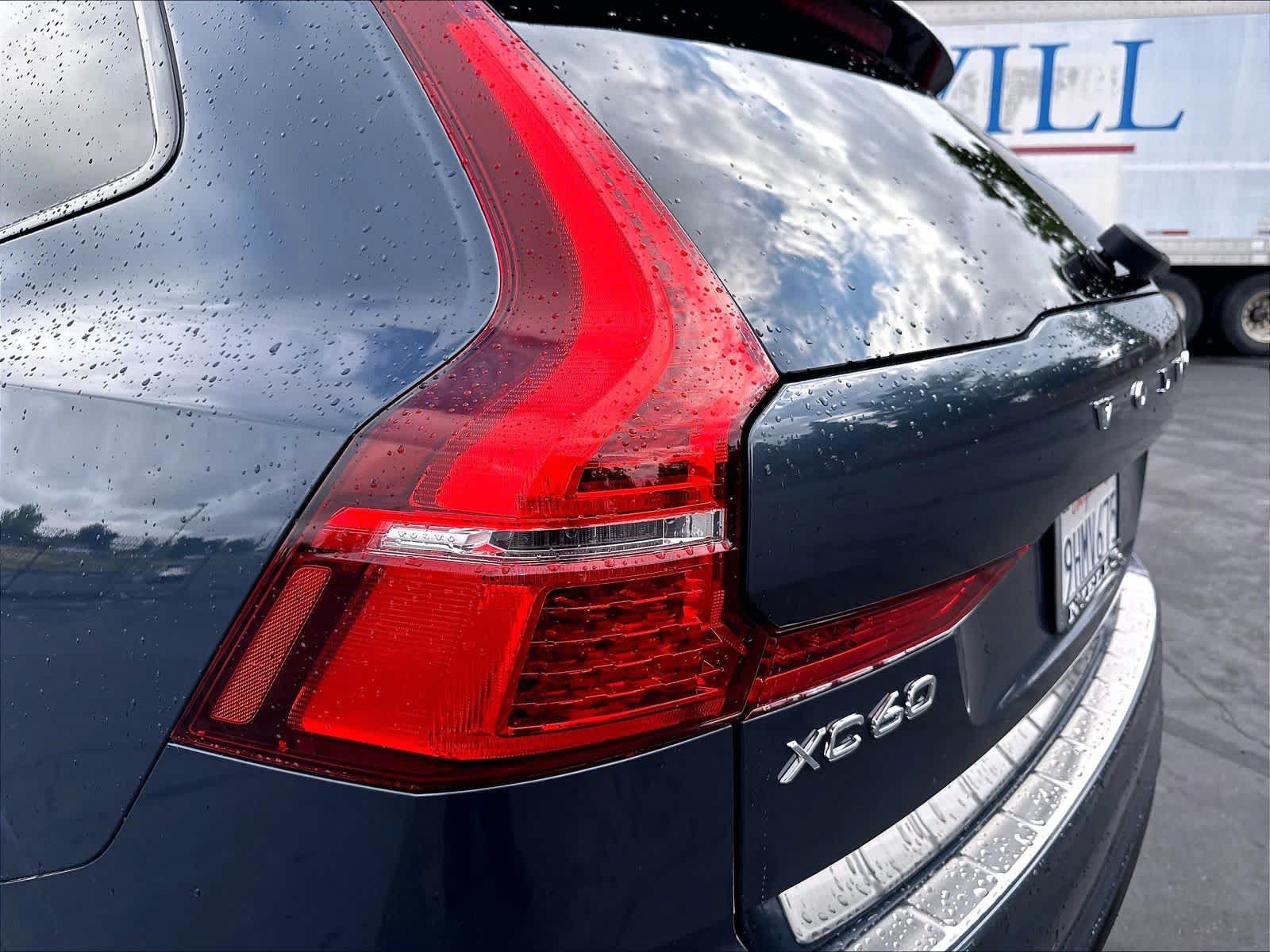 Used 2024 Volvo XC60 B5 Ultimate w/ Protection Package Premier AWD/4WD image 32