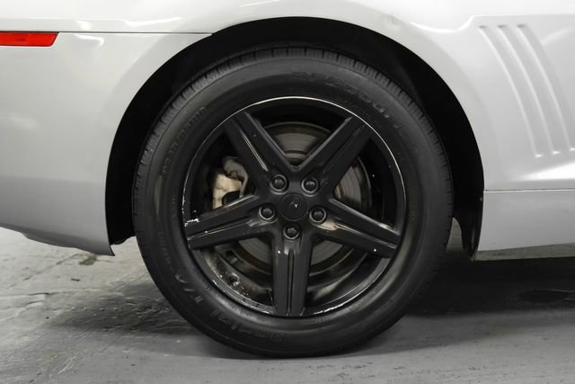 Used 2011 Chevrolet Camaro LT RWD image 40