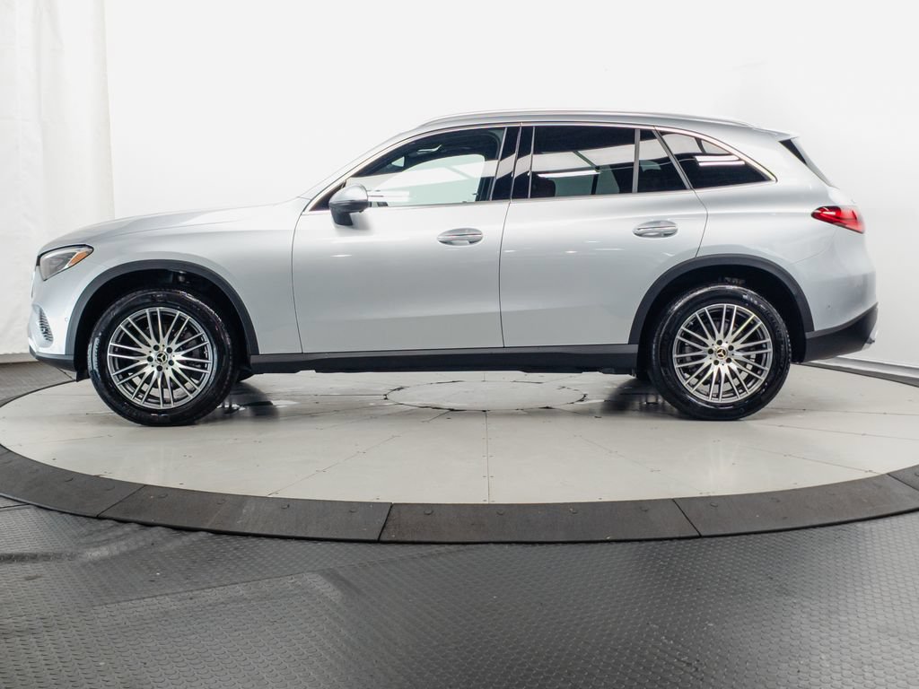 Certified 2026 Mercedes-Benz GLC 300 4MATIC image 4