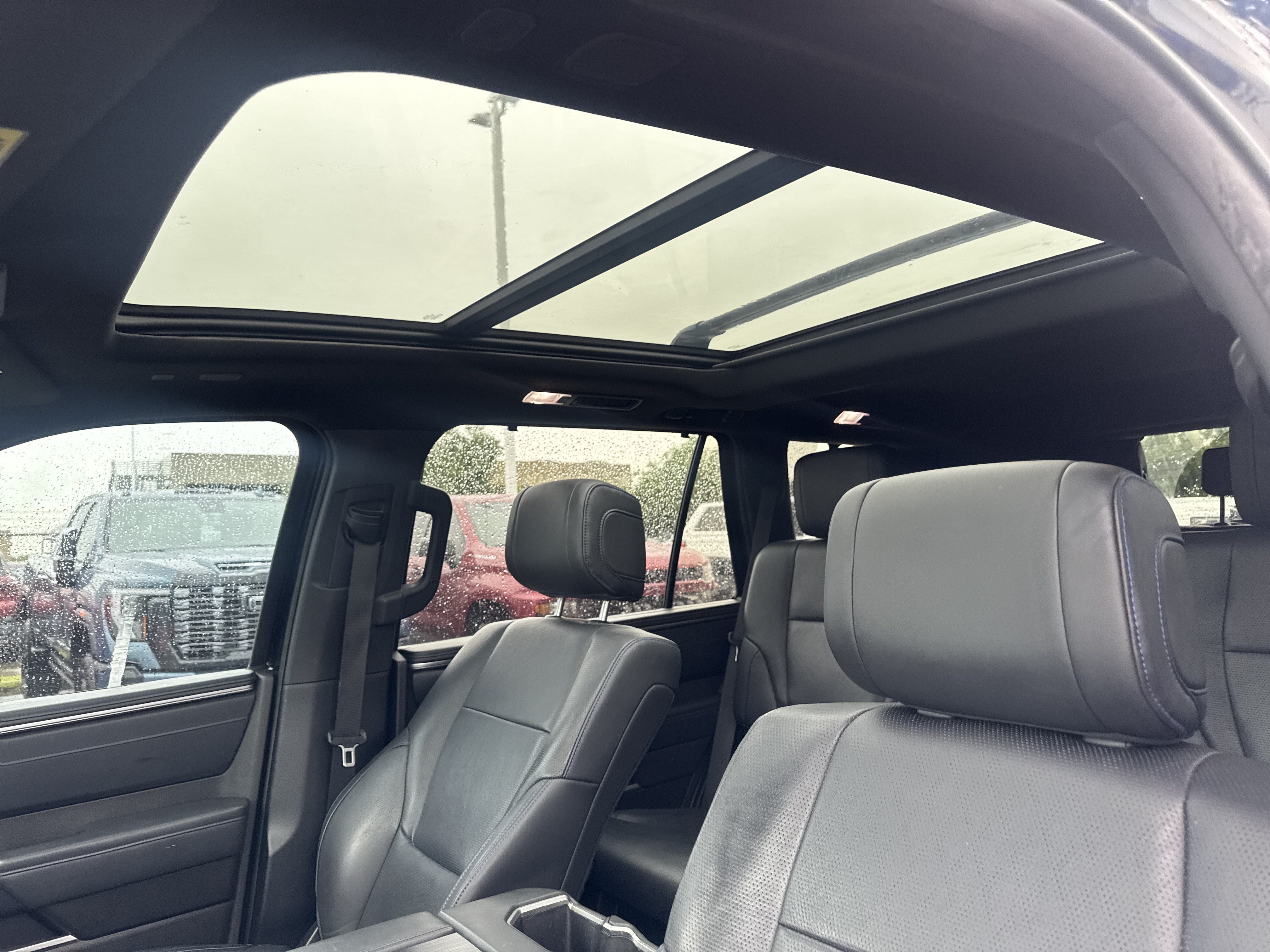 Used 2024 Toyota Sequoia Platinum AWD/4WD image 7