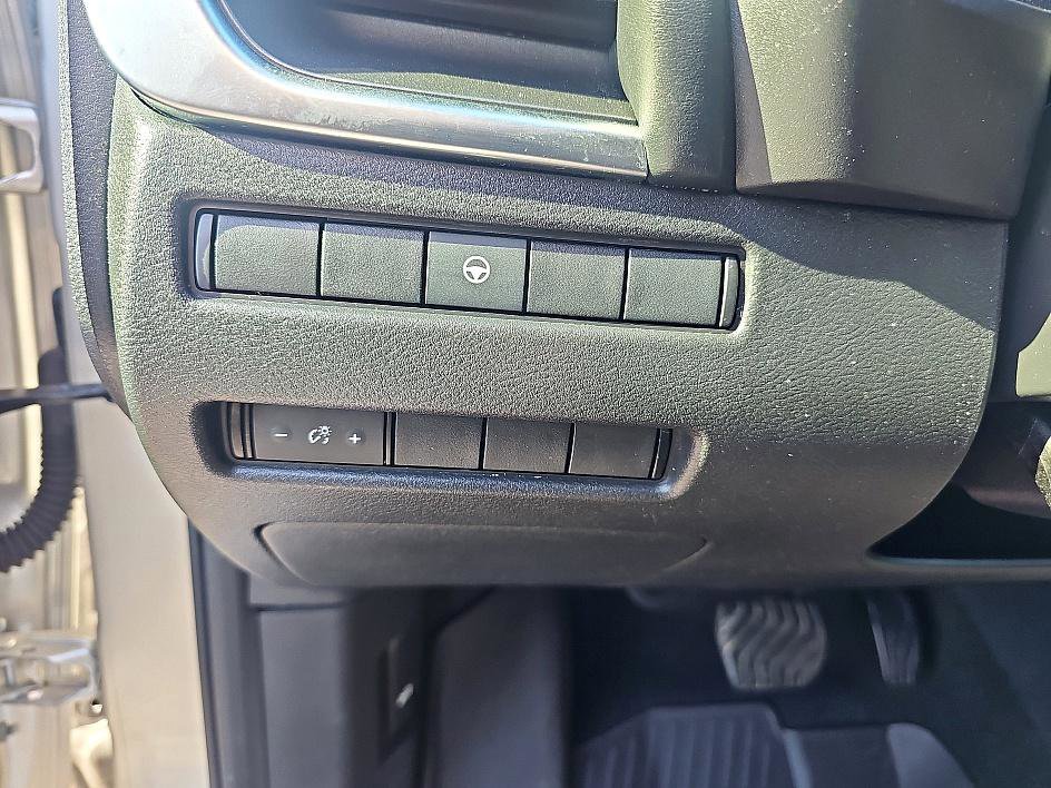 Used 2021 Nissan Rogue SV image 13