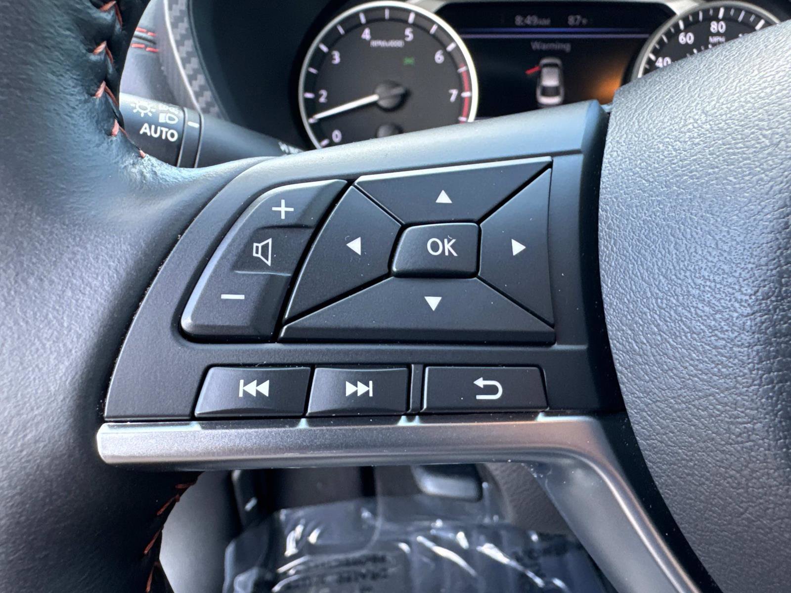 Used 2025 Nissan Sentra SR w/ SR Premium Package FWD image 30