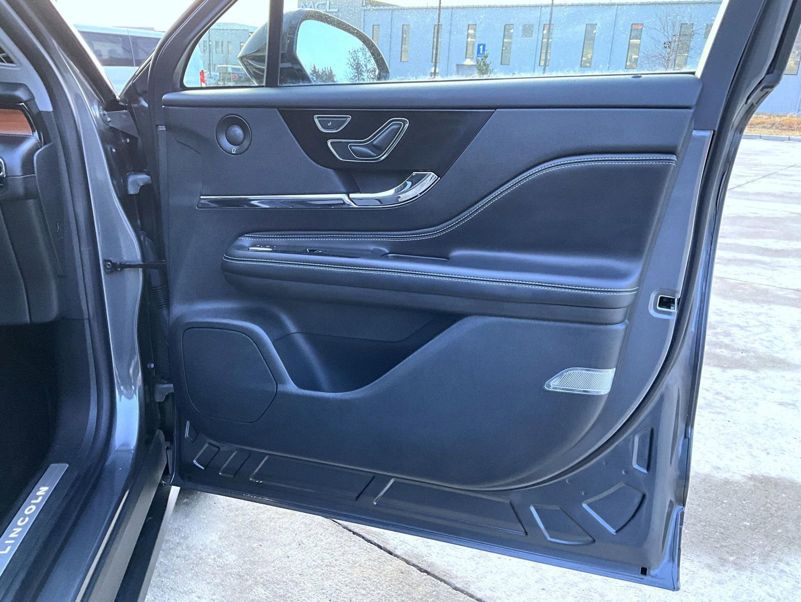 Certified 2021 Lincoln Corsair Reserve w/ Equipment Group 201A image 17