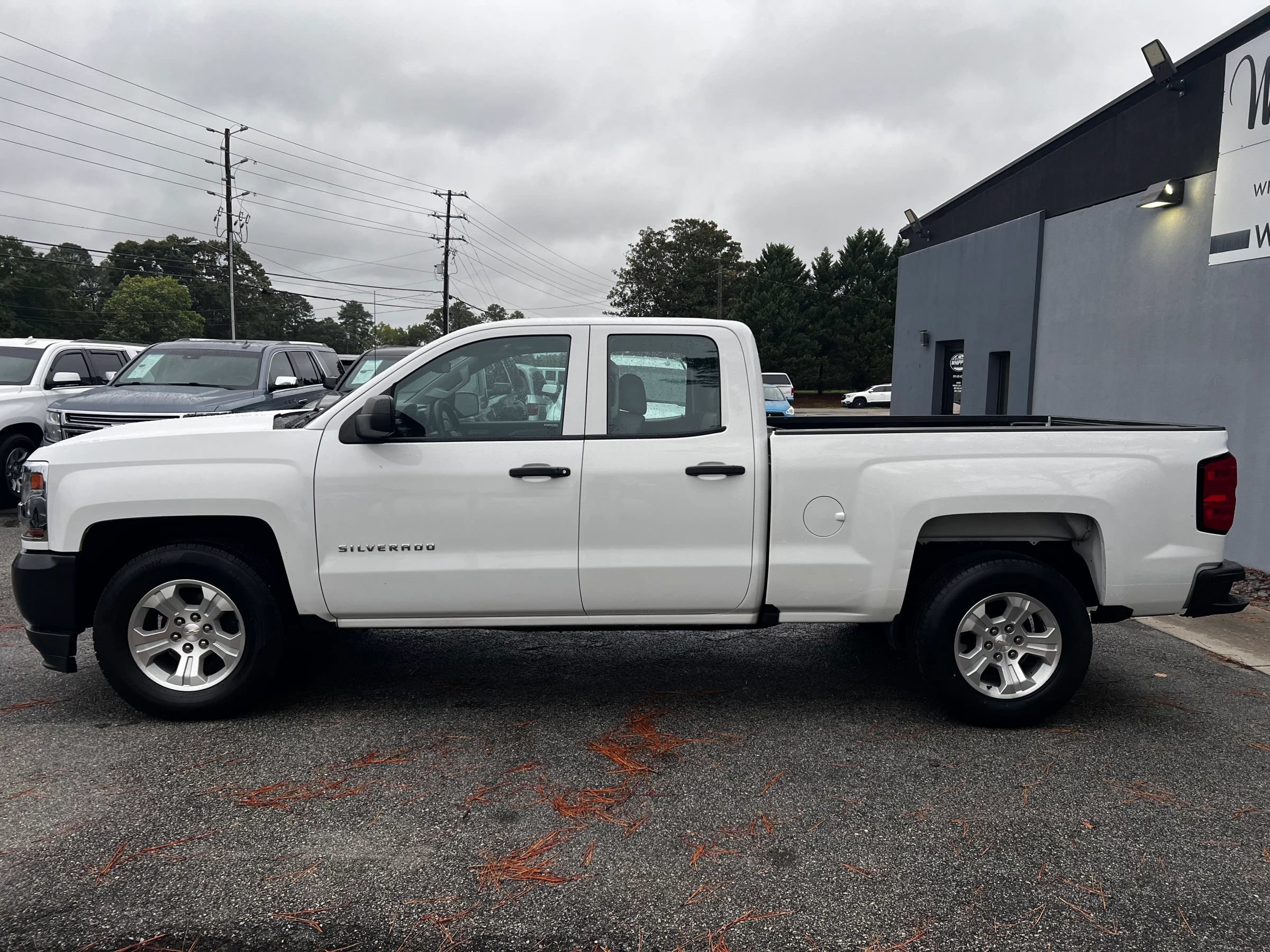 Used 2017 Chevrolet Silverado 1500 W/T RWD image 9