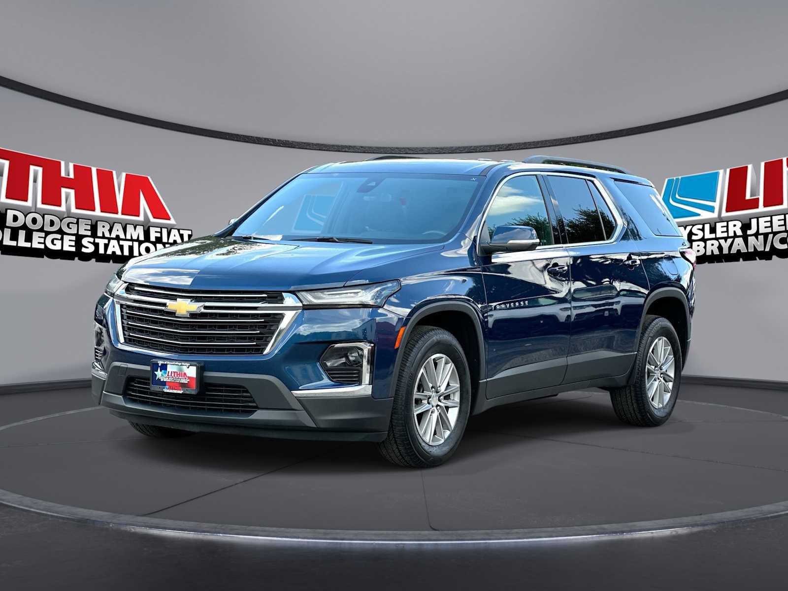 Used 2023 Chevrolet Traverse LT