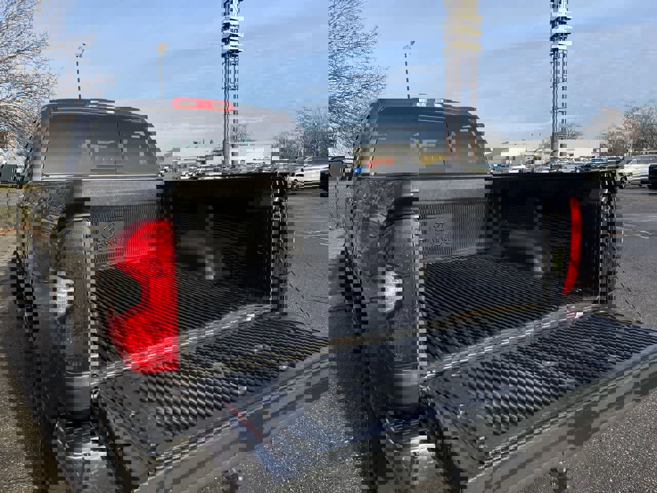 Used 2015 Toyota Tundra SR5 image 17