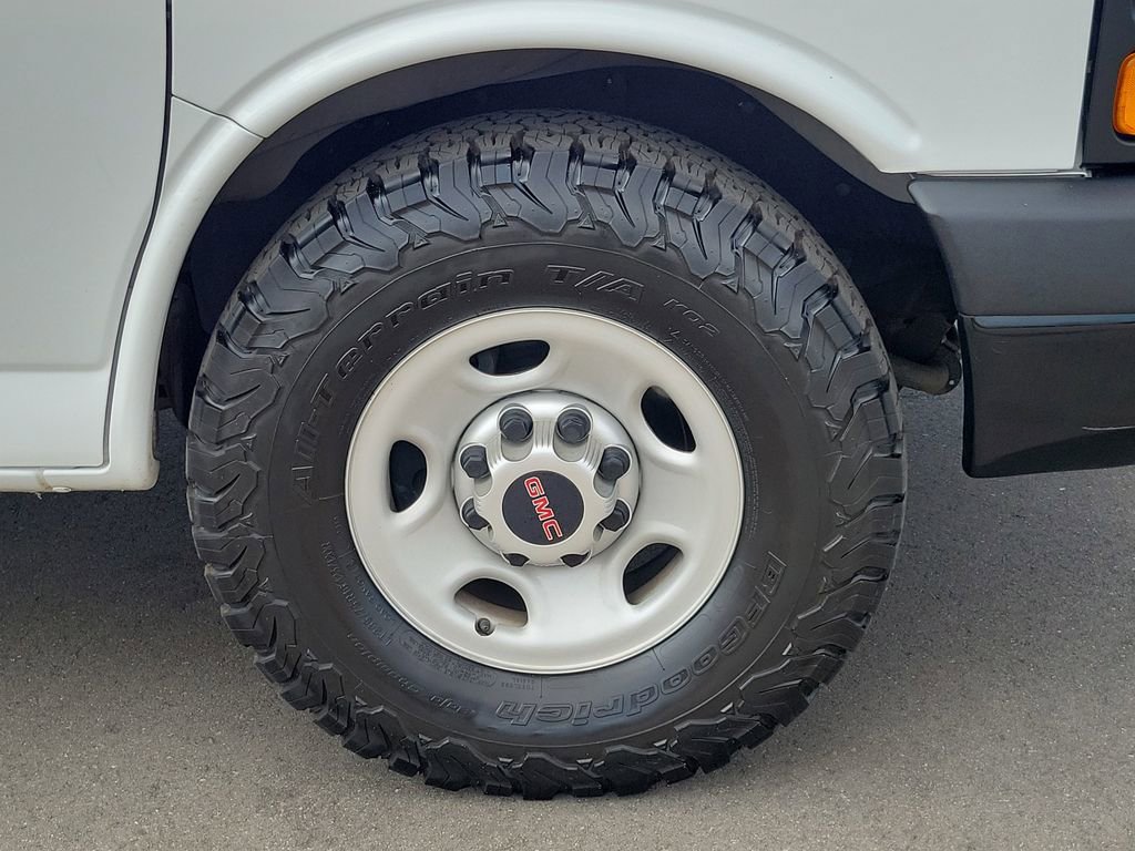 Used 2016 GMC Savana 3500 LS image 26