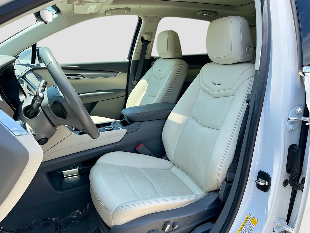 Used 2021 Cadillac XT5 Premium Luxury AWD/4WD image 16