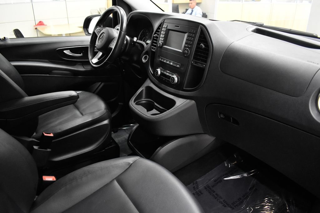 Used 2016 Mercedes-Benz Metris Passenger image 17