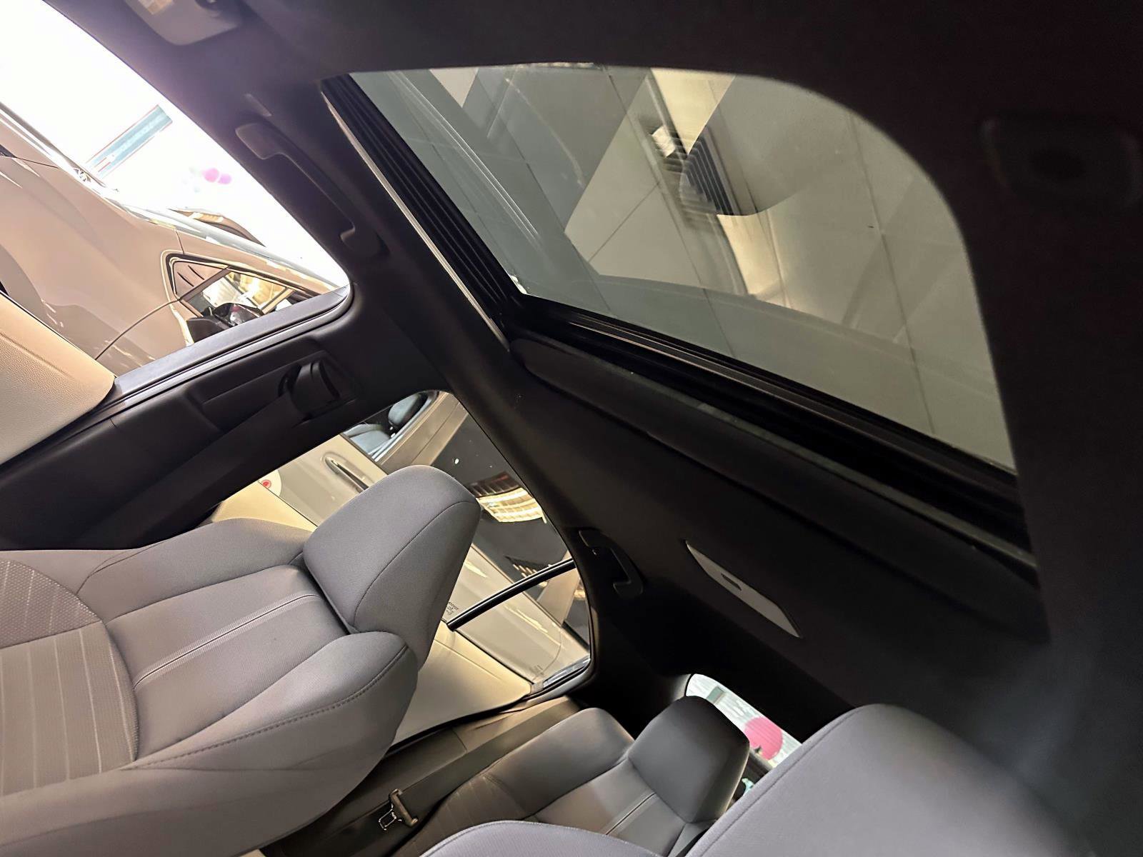 Certified 2025 Toyota Corolla SE w/ SE Premium Package image 10
