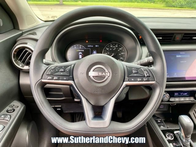 Used 2022 Nissan Kicks SV FWD image 18