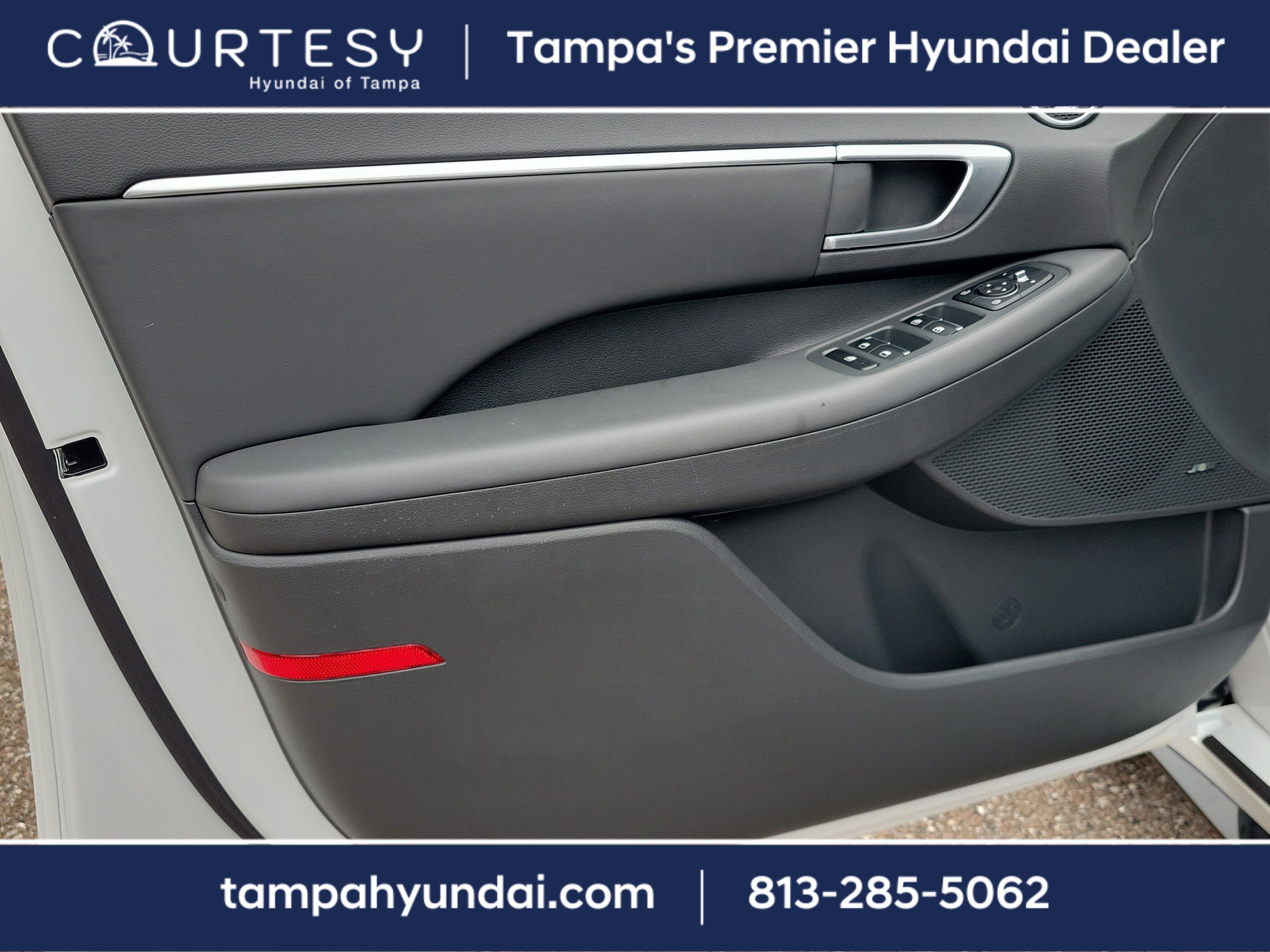 Used 2023 Hyundai Sonata SEL Plus w/ Preferred Accessory Package image 16